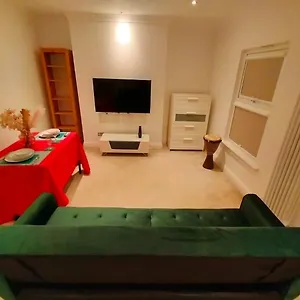 Fully-equipped Flat In The Of , Londres Royaume-Uni